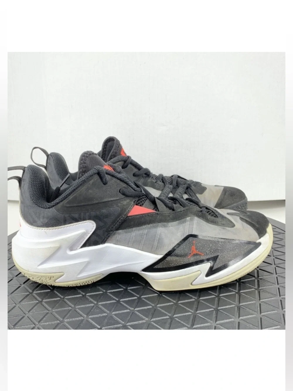 Nike Air‎ Jordan Sneakers Youth Size 6 Shoes Westbrook One Take 3 White Black